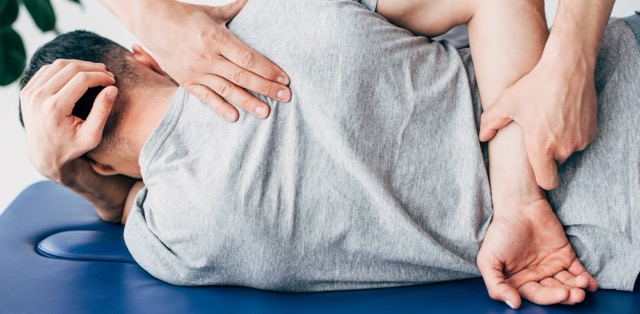 Séance d’ostéopathie pour un sportif