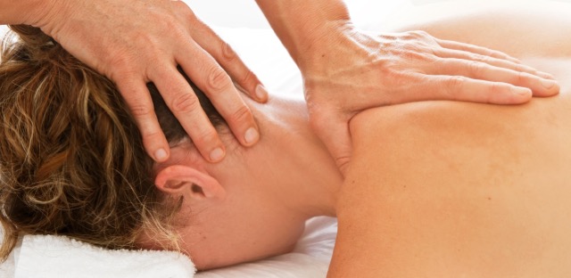 Manipulation ostéopathique douce de la zone cervicale