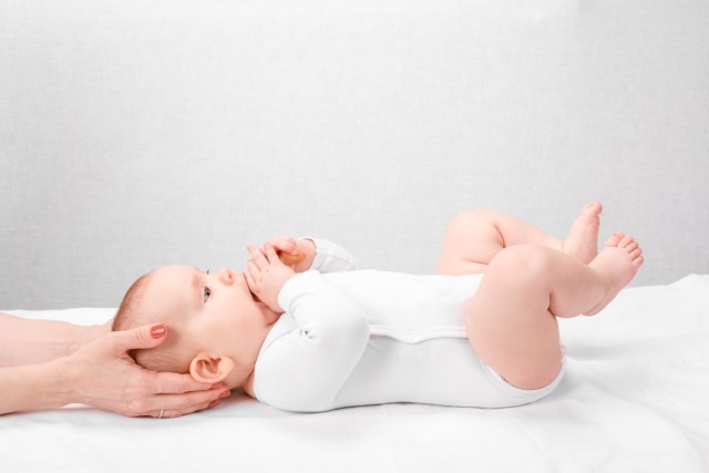 Séance d’ostéopathie douce pour un nouveau-né
